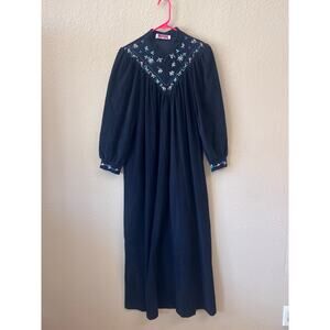 Vintage 80s Vanity Fair black floral embroidered housecoat size M